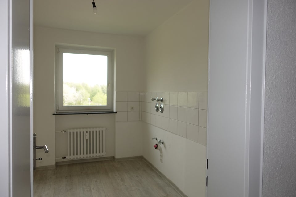 Neue Wohnung, neues Glück! Praktische 3-Zimmer-Wohnung - Photo 3