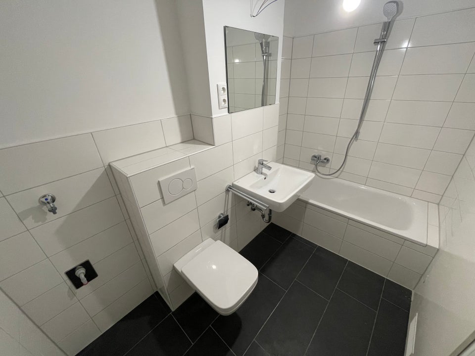 Mit Balkon! Familienfreundliche 4-Zi.-Wohnung - Foto 4