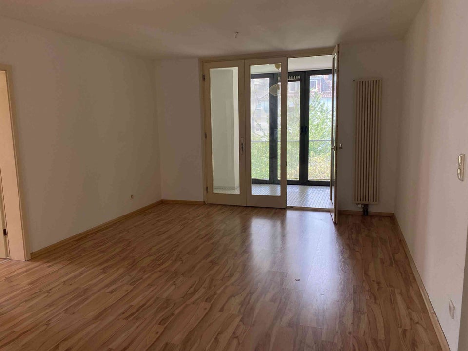 Helle 4-Zimmer-Wohnung mit zwei Bädern - Foto 1