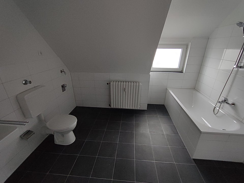 Einziehen und wohlfühlen – charmante 2-Zimmer-Wohnung mit neuer Fassade - Foto 1