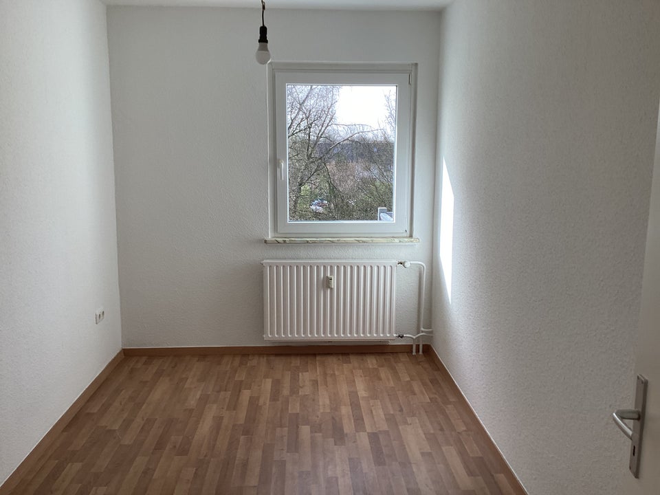 2 Zimmerwohnung mit neuem, großen Balkon in Heßler. - Foto 1