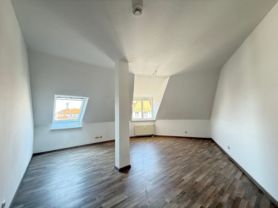 Charmante Dachgeschosswohnung in zentraler Lage! - Foto 4