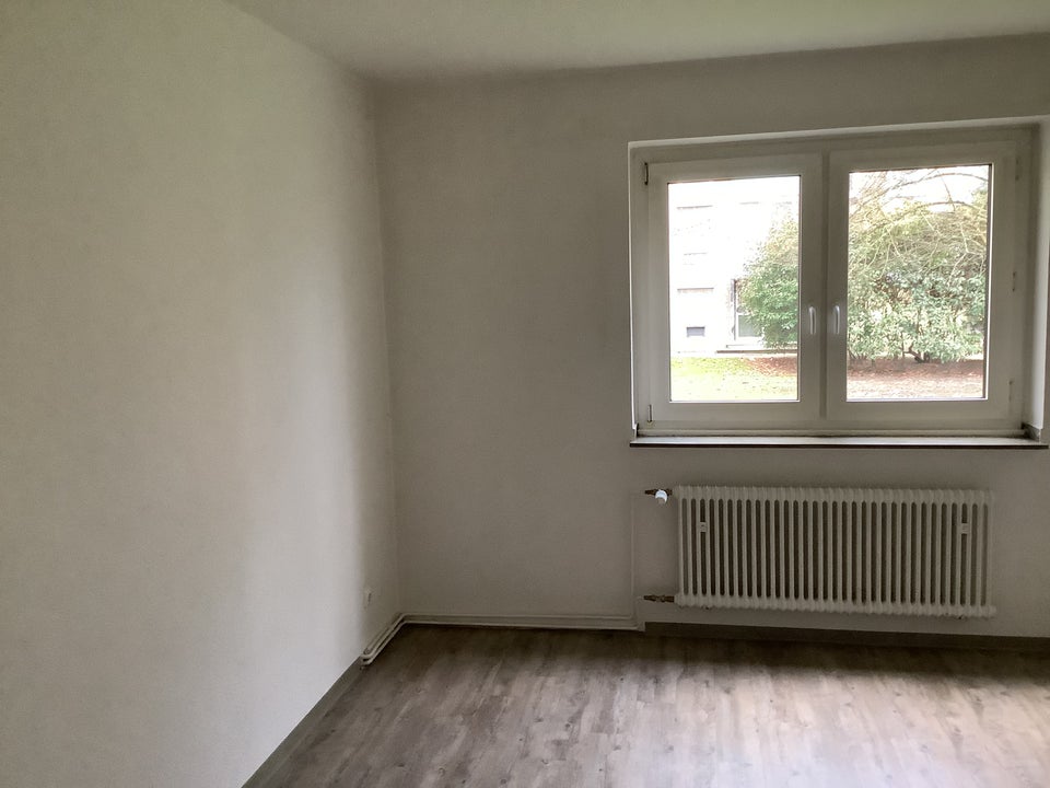 Ach für Senioren!!! Schöne 3-Zimmer-EG-Wohunung mit Dusche und Balkon - Foto 3