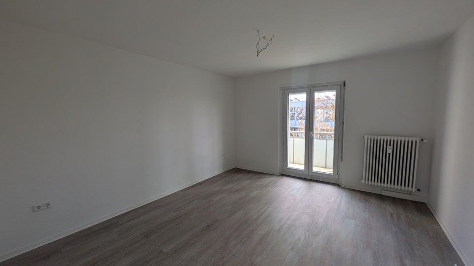 Zentrumsnah & frisch saniert; kompakte Whg. mit Balkon - Photo 4