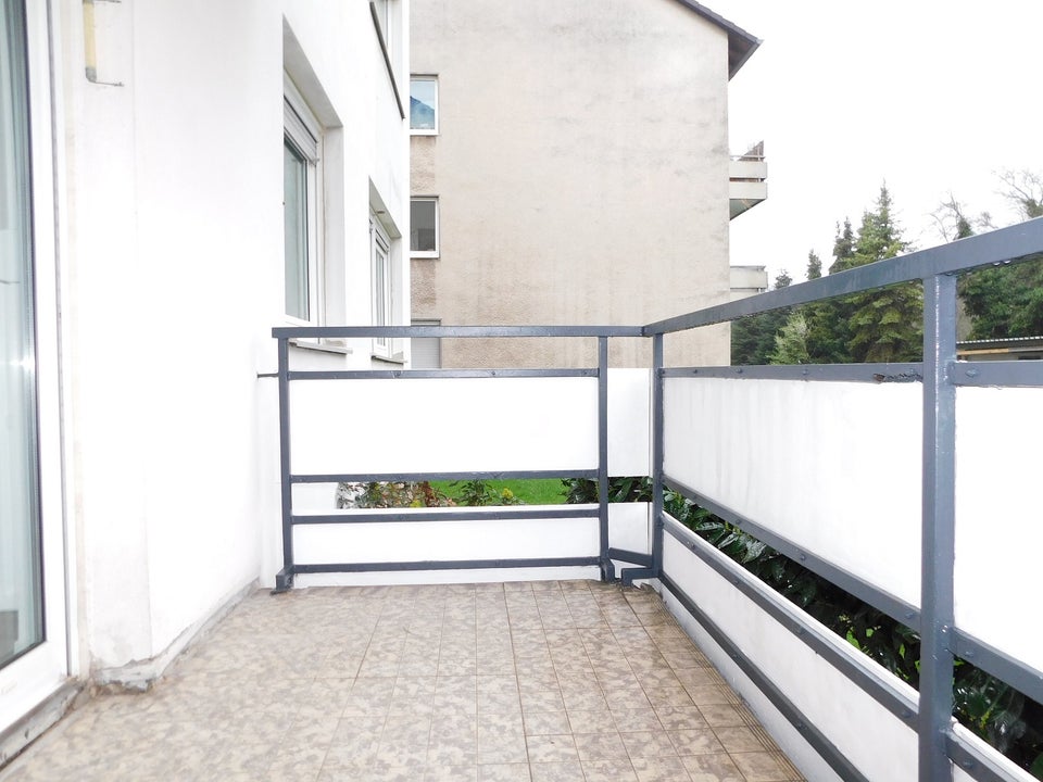 Frisch renovierte 2-Zi.-Whg. mit neuem Bad und neuem Boden - Photo 5