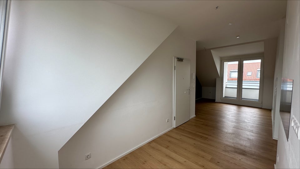Für Singles oder Paare: 2-Zimmer Dachgeschosswohnung mit Loggia - Foto 4