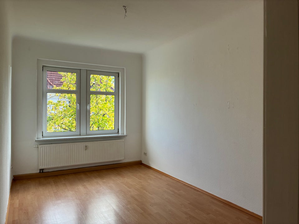 Helle 2-Raum-Wohnung mit Balkon und Tageslichtbad - Foto 2