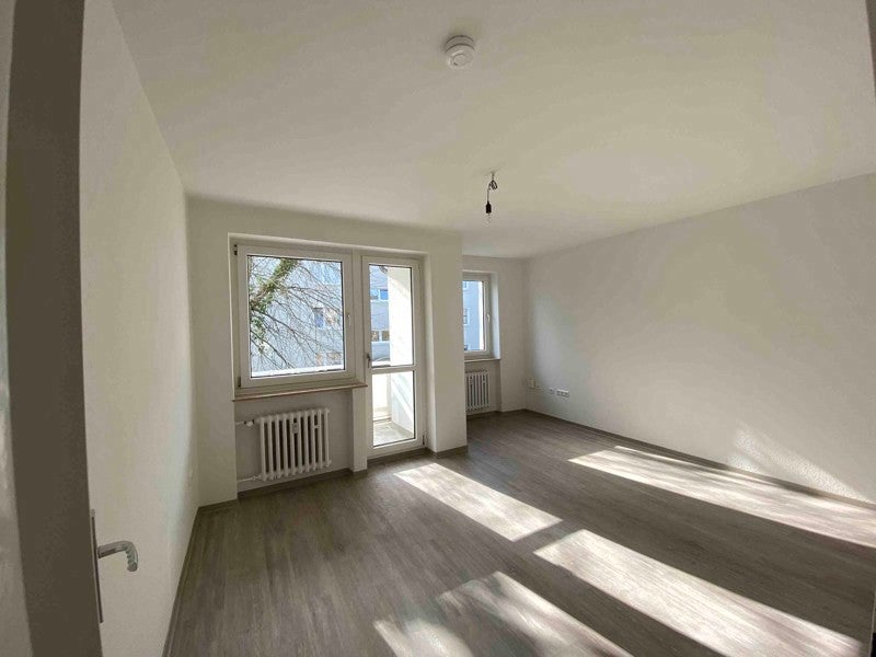 Das Glück hat ein Zuhause: 4,5-Zi.-Wohnung in zentraler Lage - Foto 1