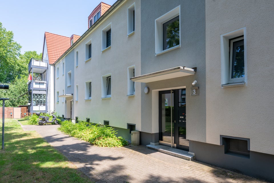 Bezugsfertige 2-Zimmer Wohnung in frisch modernisiertem Gebäude mit großem Balkon - Photo 4