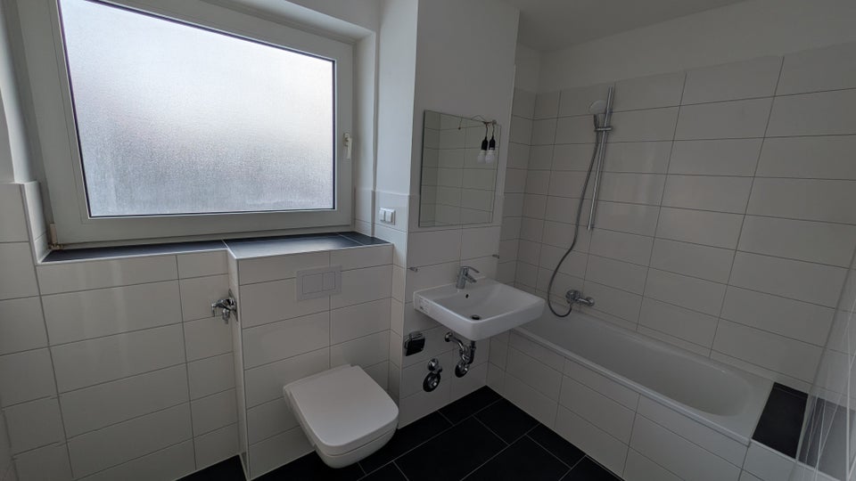 Top Lage - Modernisierte Wohnung mit Balkon - Foto 3