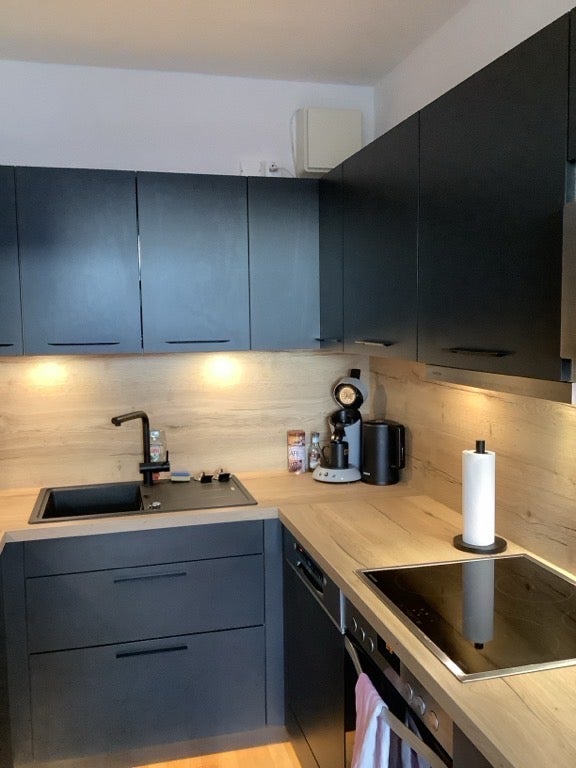 Nachmieter gesucht, gern mit Übernahme der Einbauküche! Kontakt sylvia.boettcher@vonovia.de - Photo 1