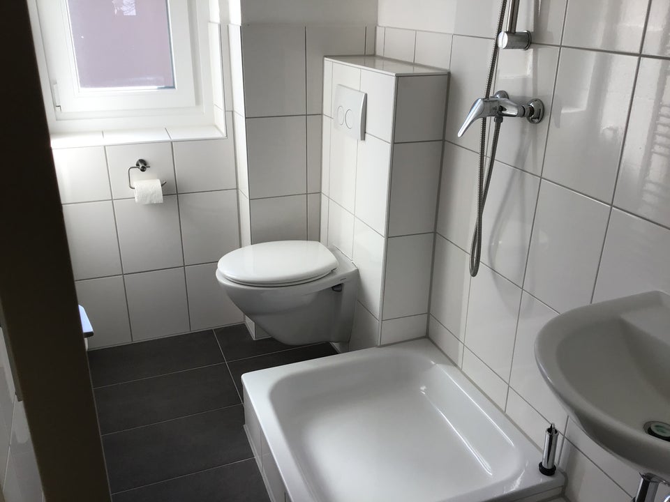Renovierte 2,5-Zimmer-Wohnung mit Balkon - Photo 3