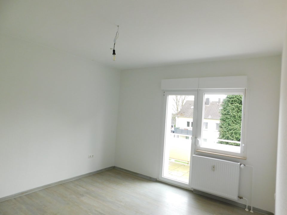 Schöne 3-Zimmer-Wohnung mit großem Balkon! - Foto 5