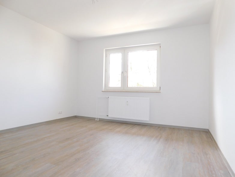 Kleine 3-Zi.-Whg. mit neuem Bad und neuem Boden - Foto 2