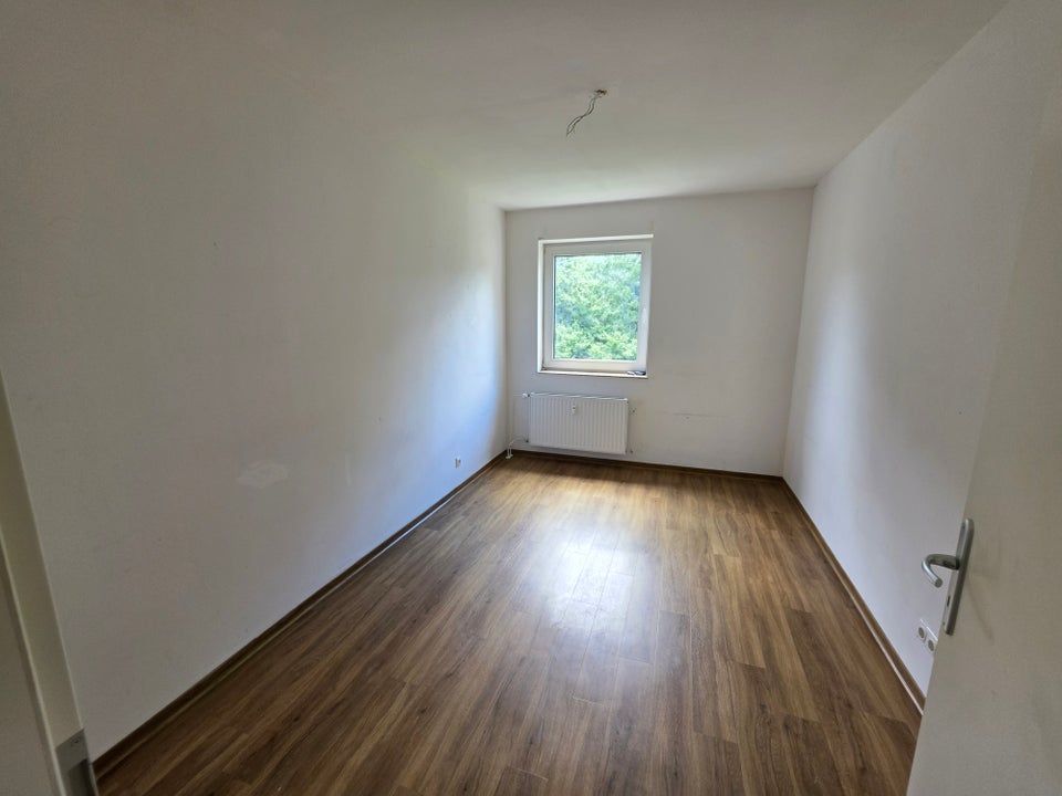 Kleine 3-Zimmer-Wohnung in Düsseldorf-Hassels - Foto 1
