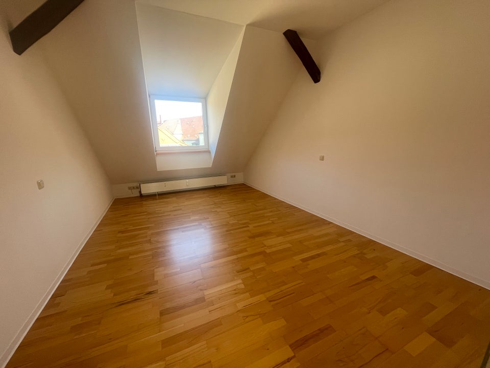 Traumhafte DG-Wohnung mit Balkon - Photo 3
