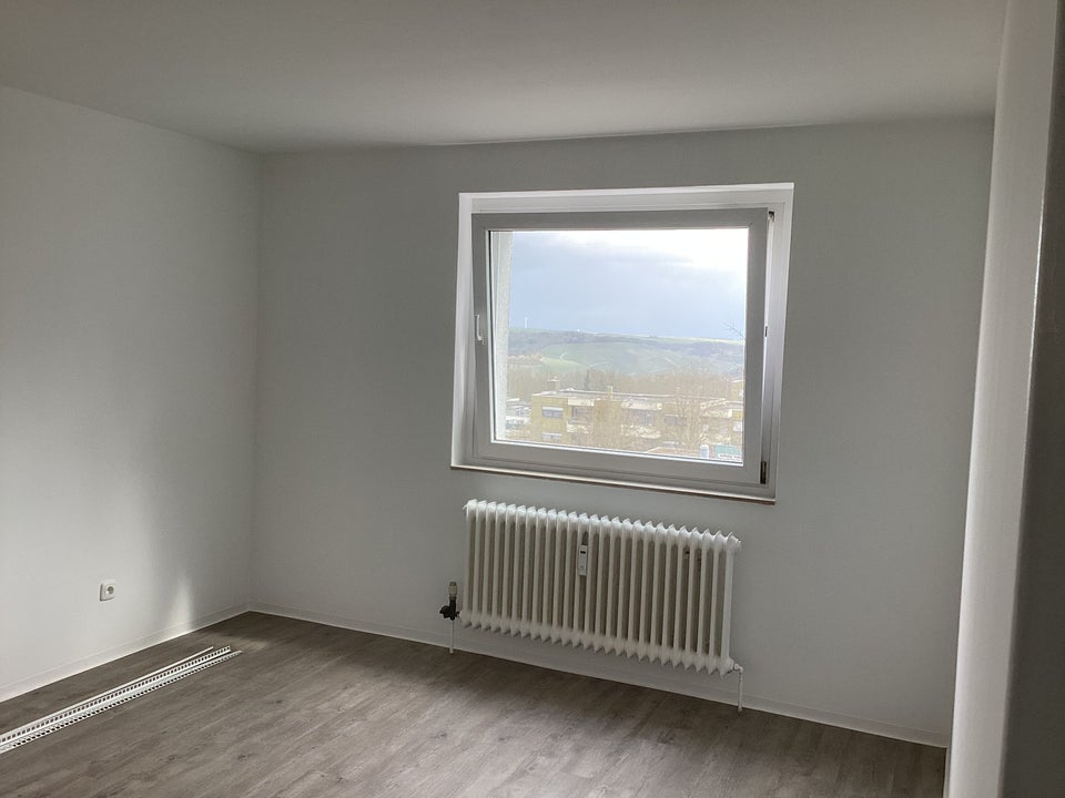 Hier wird noch gewerkelt! 2-Zimmer-Wohnung mit Balkon! - Foto 1