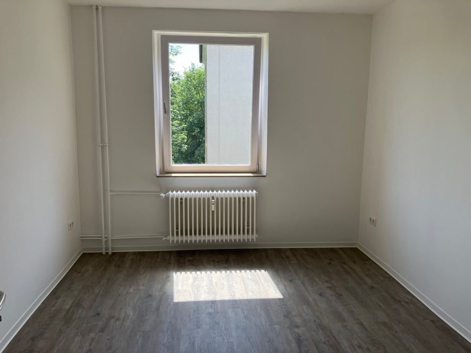 Wo das Leben so spielt - günstig geschnittene 3-Zimmer-Wohnung im Keplerkiez - Foto 2