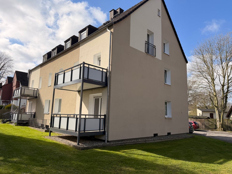 Nette Mieter gesucht: gemütliche 3-Raum-Wohnung mit Sonnenbalkon und eigenem Garten* - Foto 4