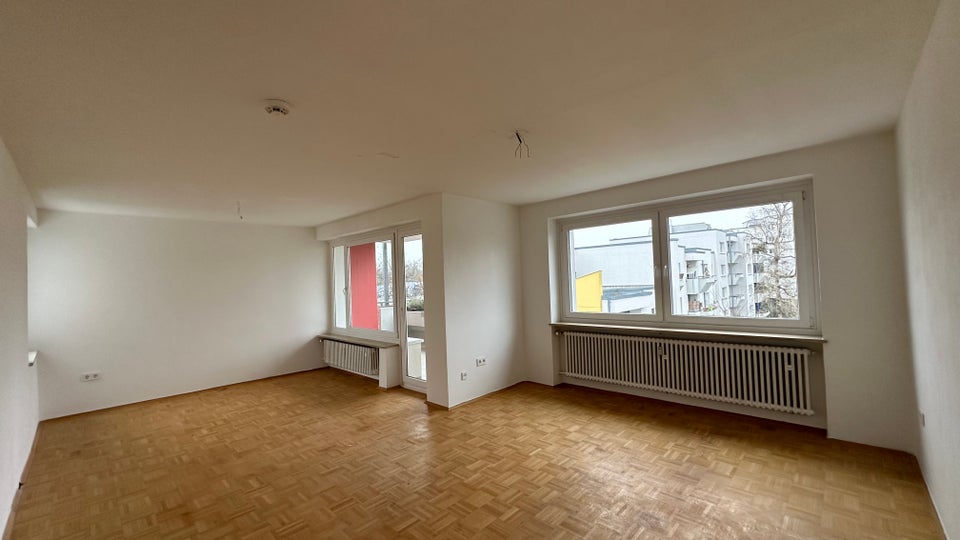 Helle 2-Zimmer-Wohnung mit Balkon ab sofort - Foto 1