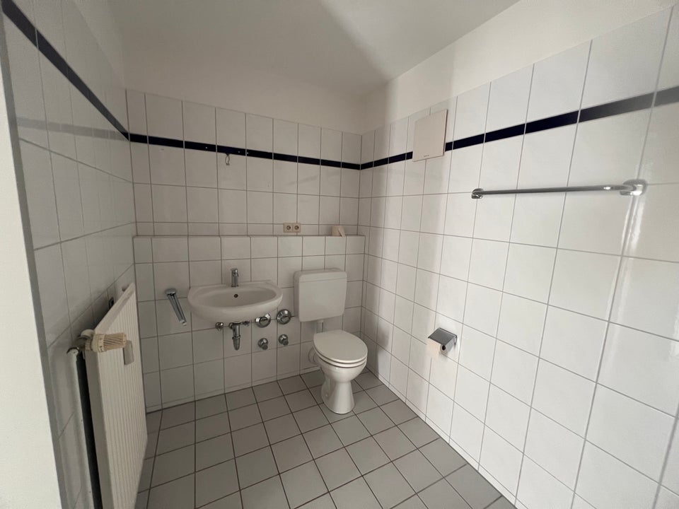2-Zi.-Wohnung im Erdgeschoss mit kleinem Garten frei - Foto 5