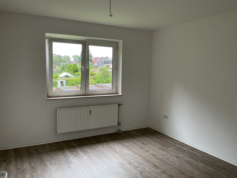 Ihre neue Wohnung: renovierte 2-Zimmer Wohnung mit Balkon und neuem Bad - Foto 5