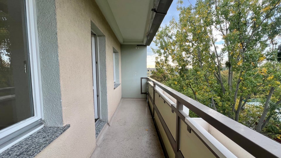 Ein Zuhause für alle: 5-Zimmerwohnung in oberster Etage mit Aufzug! - Foto 2