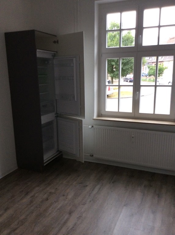 Sehr schöne 2-Zimmer-Altbauwohnung mit Einbauküche und Laminat!!! - Foto 4