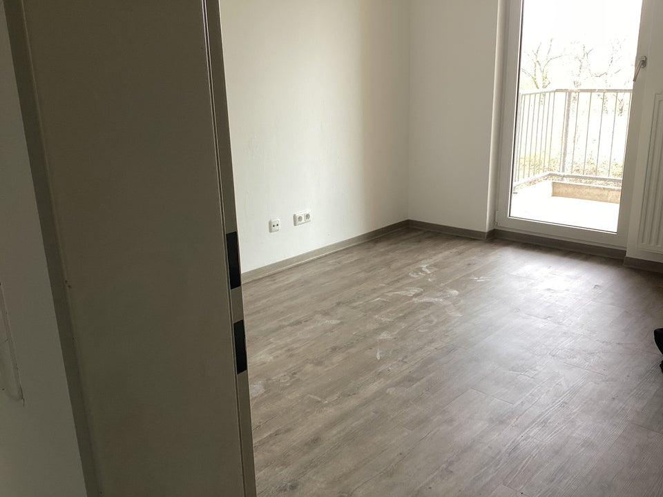 Neu renovierte 2-Zimmer-Wohnung mit Sonnenbalkon ab sofort frei! - Photo 4