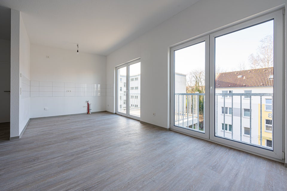 Helle 2-Zimmer-Dachgeschosswohnung mit offener Küche & Balkon – sofort bezugsfertig - Foto 4