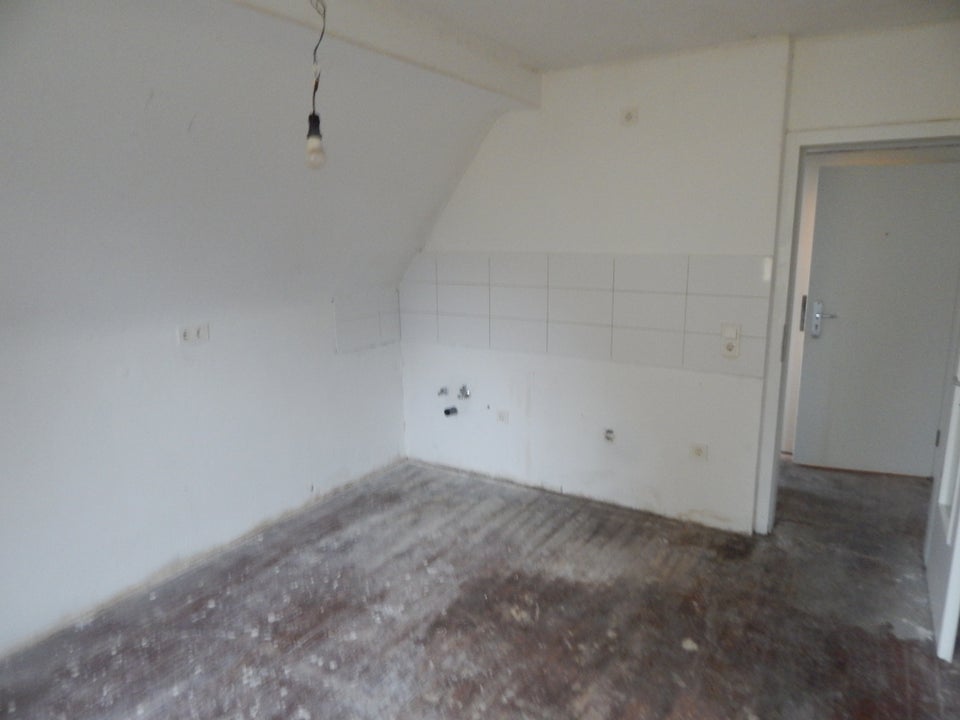 Hoch hinaus zum kleinen Preis: individuelle 2-Zi.-DG - Photo 1