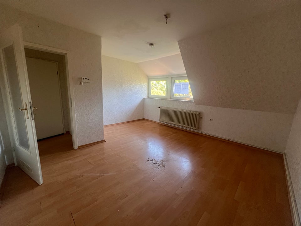 2-Zi.-Wohnung im Dachgeschoss frei! - Foto 2