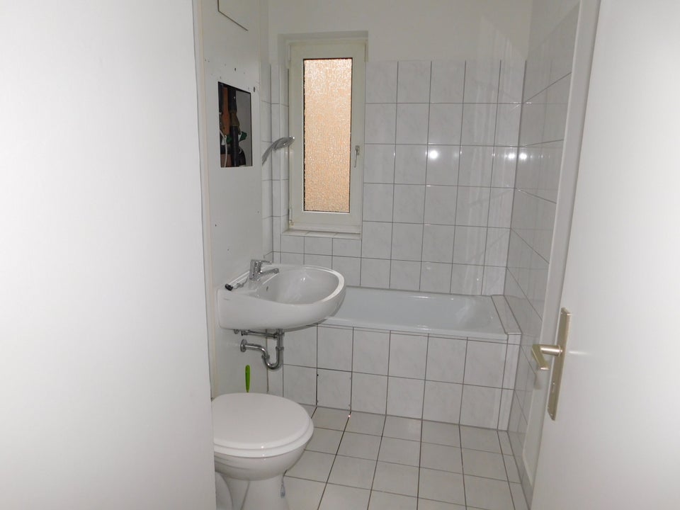 Velbert-Neviges: Gemütliche 2-Zi.-Whg. mit weißem Tageslichtbad - Foto 2