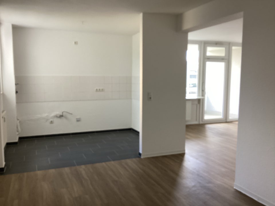 Sanierte 3-Zimmerwohnung mit Balkon - Foto 3