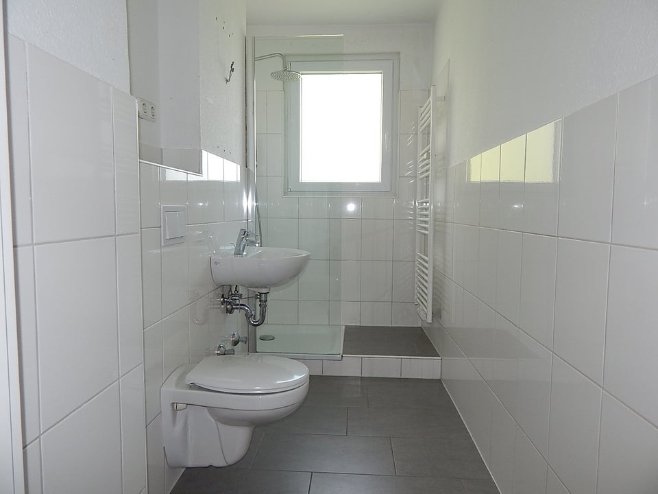 Das Glück hat ein Zuhause: 2,5-Zimmer-Wohnung mit Balkon - Photo 2