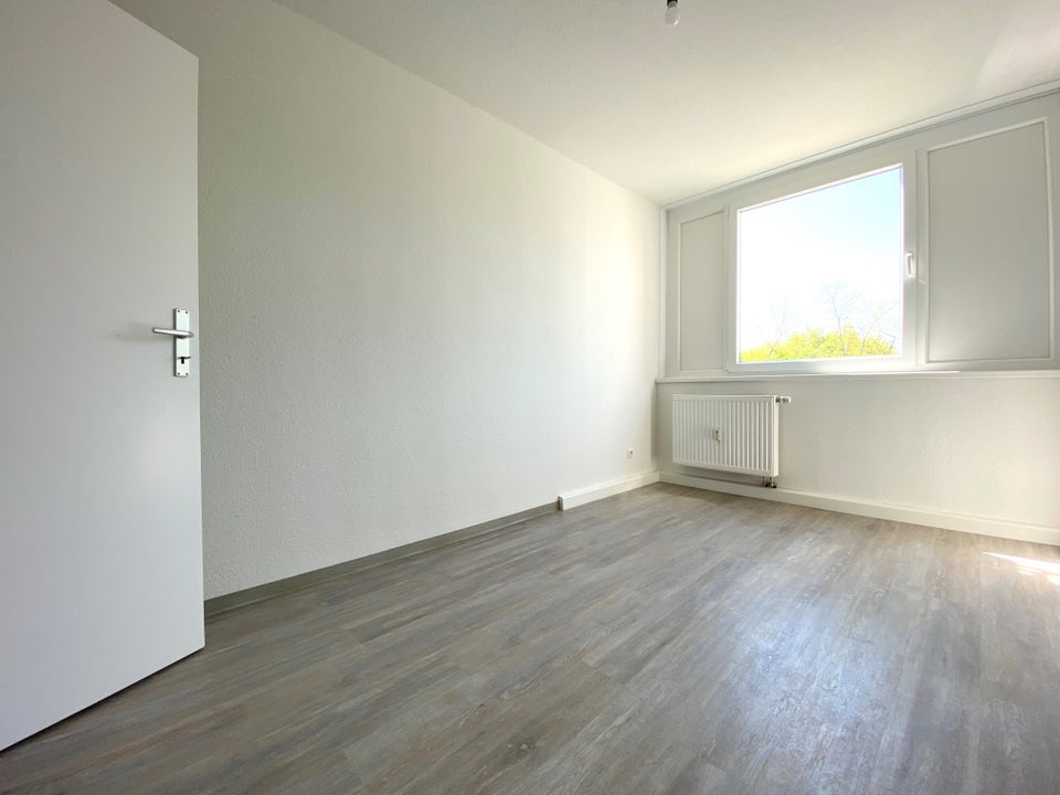 2-Zimmer-Wohnung mit Wand und Bodenbelag - Foto 2