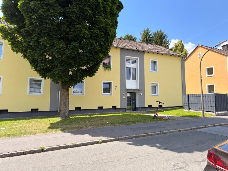 Hier wird komplett neu renoviert incl. neuem Duschbad - Photo 1