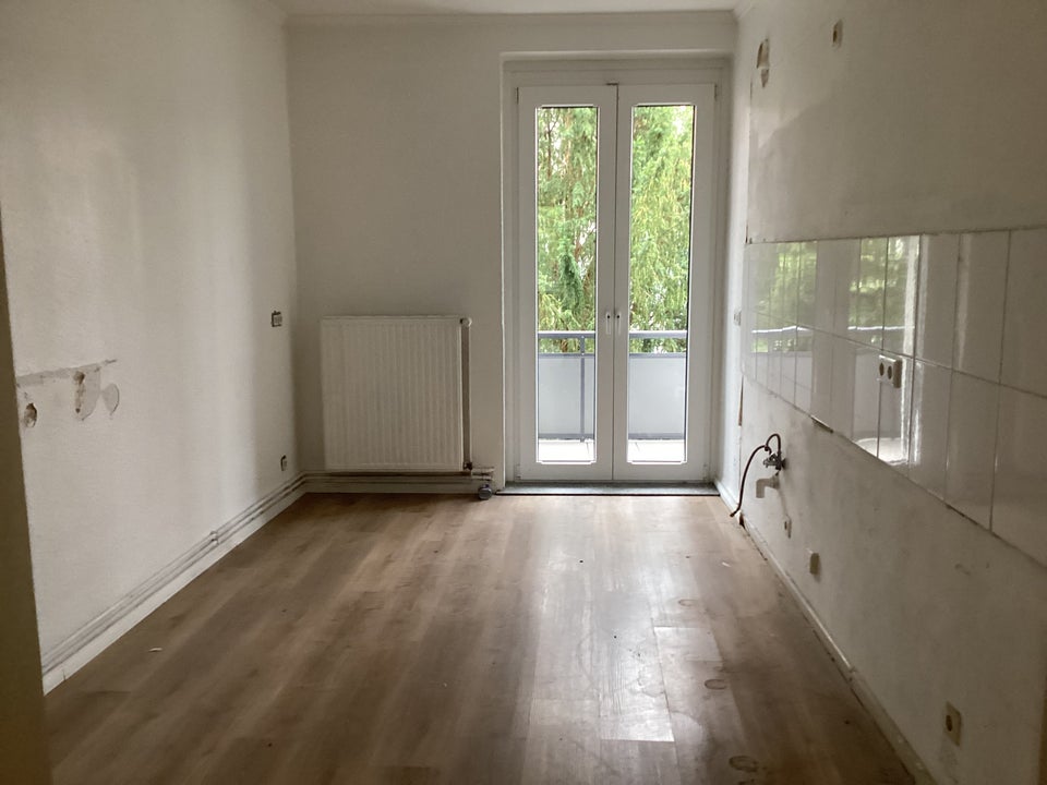 Renovierte 4-Zimmer-Wohnung mit Balkon! - Foto 4