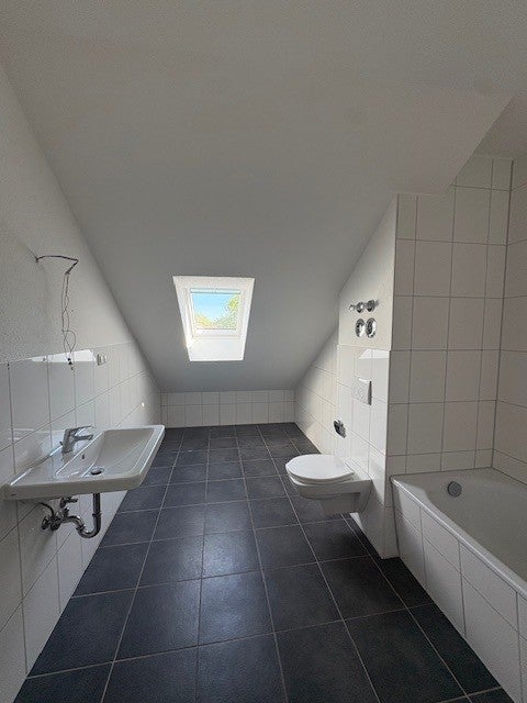 Modernes Wohnen über den Dächern von Katernberg – Licht, Ruhe & Komfort vereint - Foto 3