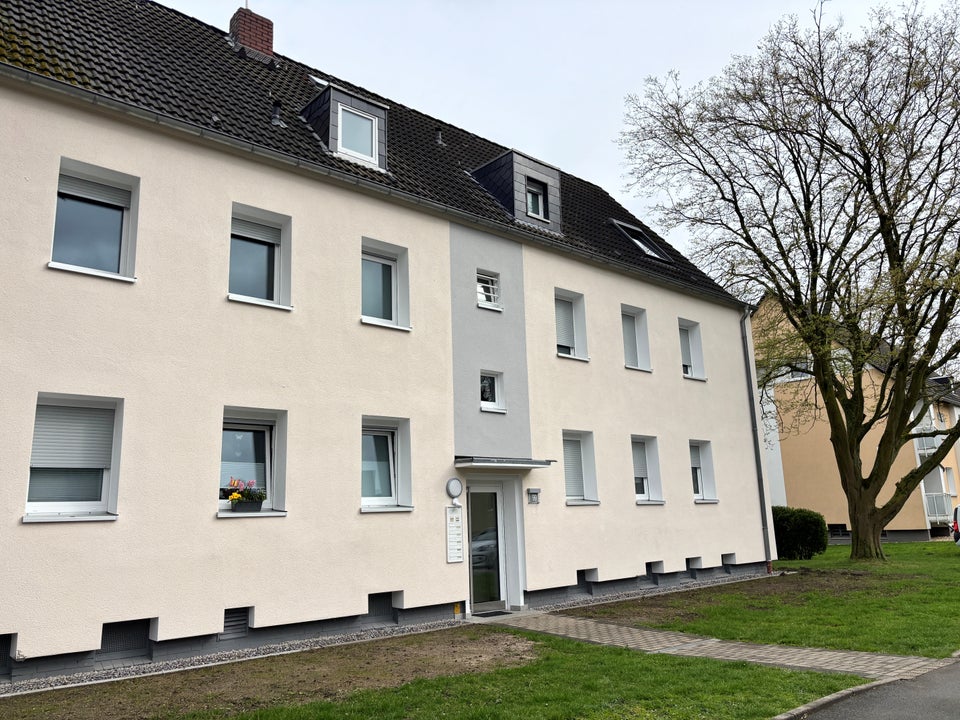 Gemütliche und bezusfertige Dachgeschoss Wohnung in frisch modernisiertem Gebäude! - Foto 3