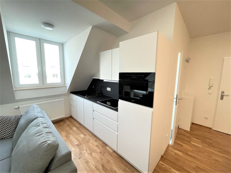 Möbliert - Skandinavischer Wohntraum im Dachgeschoss! - Photo 3