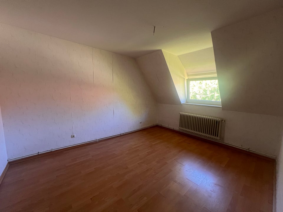2-Zi.-Wohnung im Dachgeschoss frei! - Foto 3