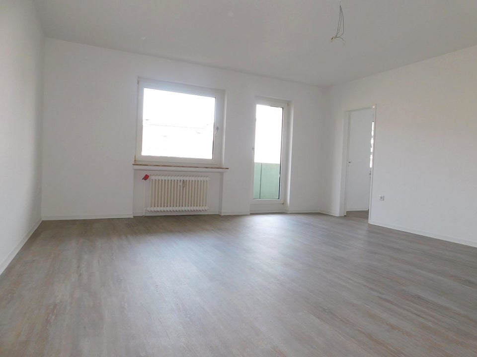 Frisch renovierte 2-Zi.-Whg. mit neuem Bad und neuem Boden - Foto 2