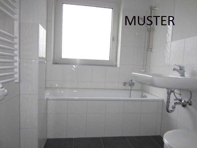 Tönisheide: Frisch renov. 3-Zi-EG-Wohnung mit Balkon - Foto 1
