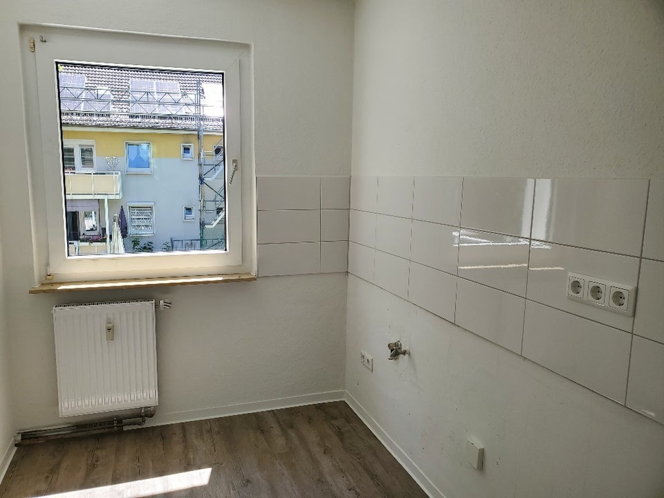 Frisch renovierte 3-Zi.-Whg. in ruhiger und grüner Lage - Photo 2
