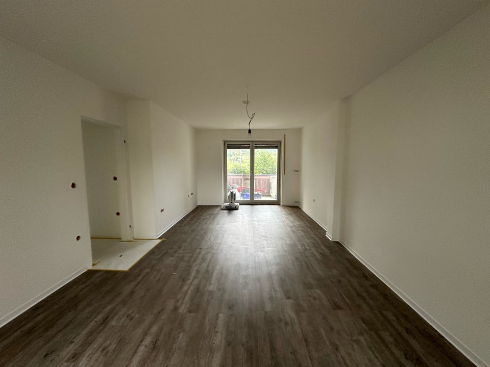 EG / 3 Zimmer mit Balkon ab sofort - Foto 1