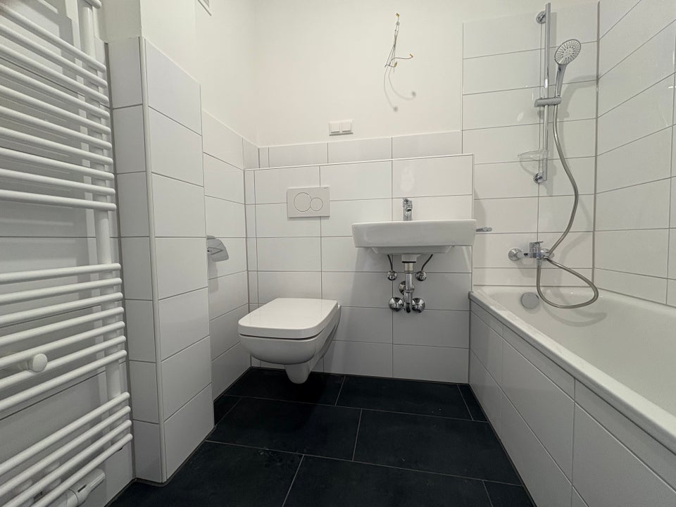 Familienwohnung: Renoviert und zum Einzug bereit! - Photo 3