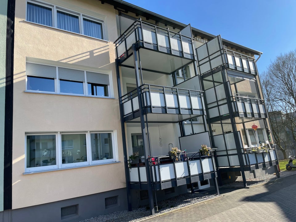 Nette Nachbarn gesucht: ansprechende 3-Raum-Wohnung mit großem Balkon - Photo 5