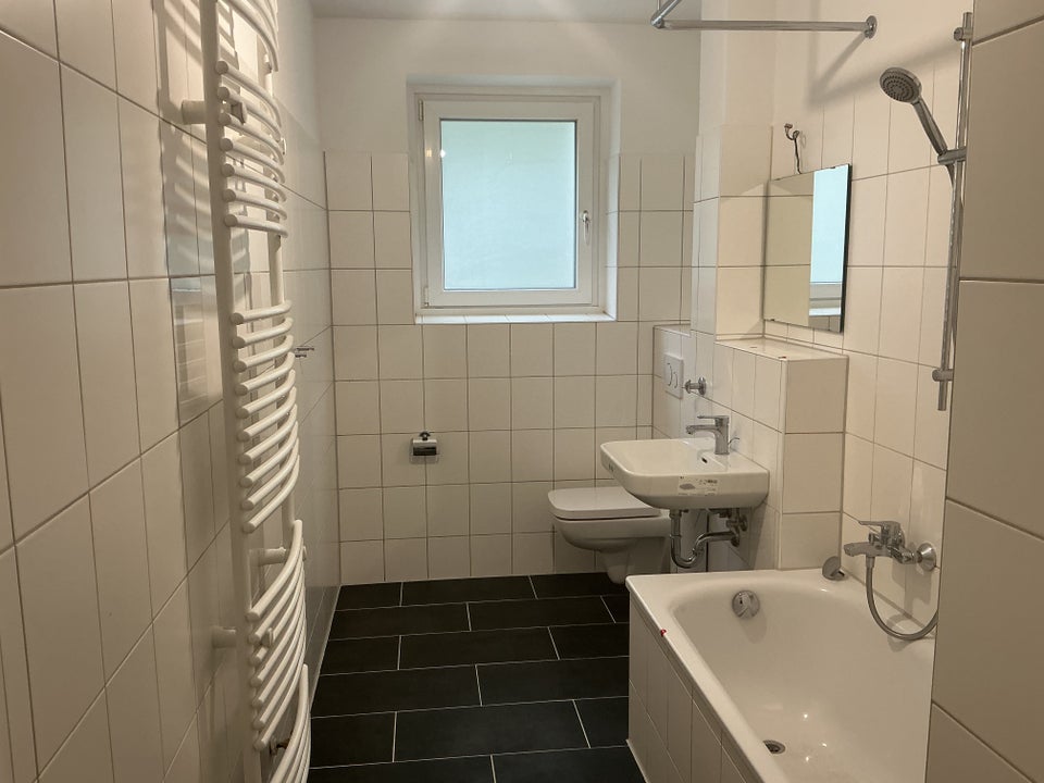 Auf gute Nachbarschaft: ansprechende 3-Zimmer-Wohnung ab November - Foto 5