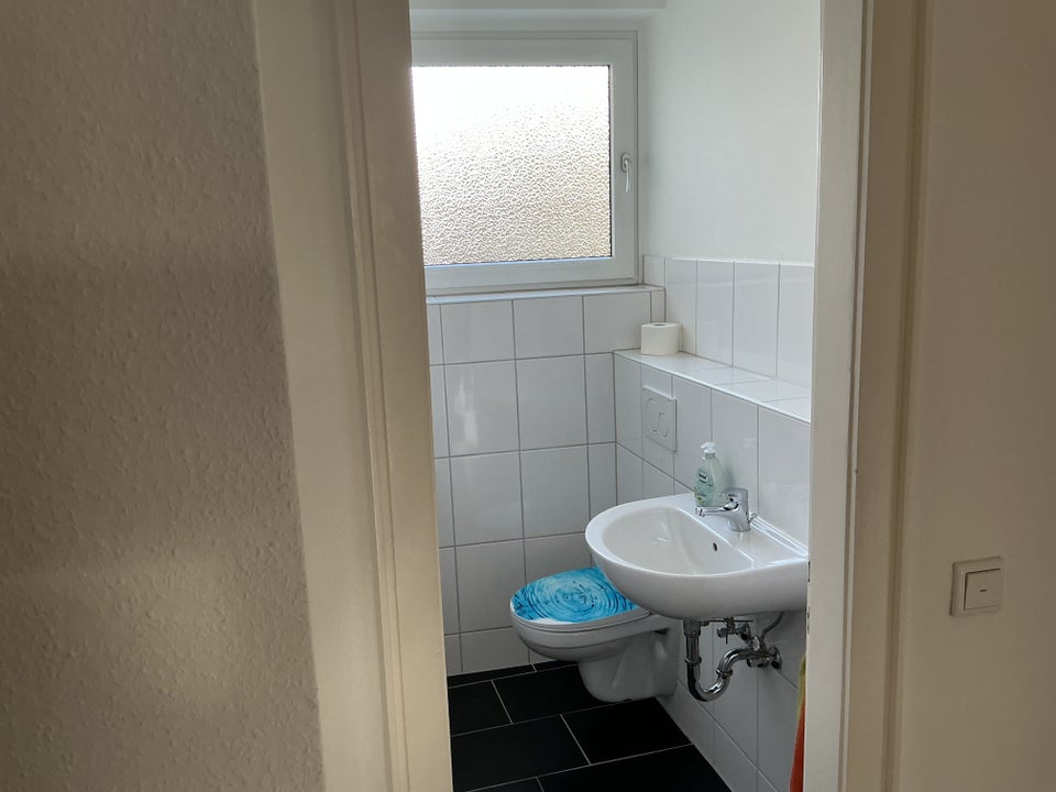 Hoch oben und saniert: hier ist schönes Wohnen garantiert! - Photo 4